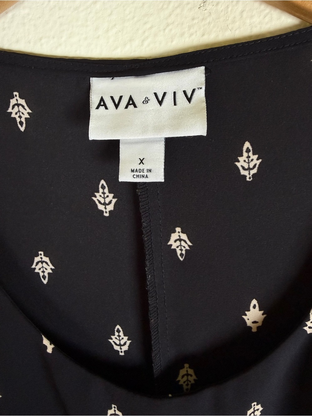 Ava & Viv 0X Black Layered Sleeveless Blouse Ivory Print Plus Size - Picture 3 of 6